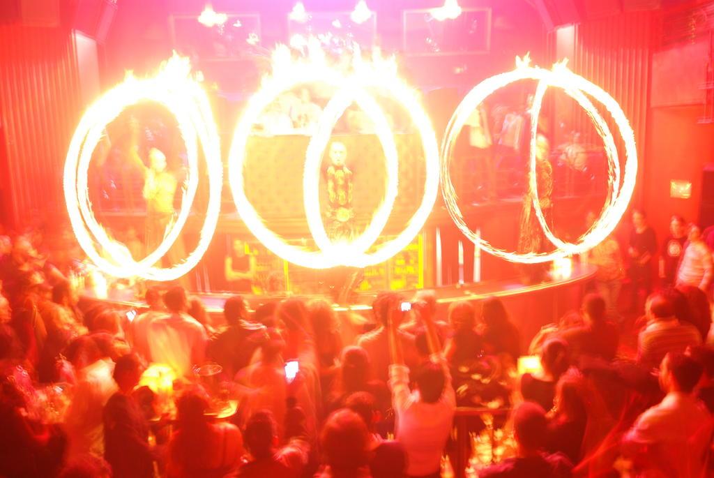 Es Saadi Marrakech Resort - Hotel Marrakesh Exteriör bild The nightclub