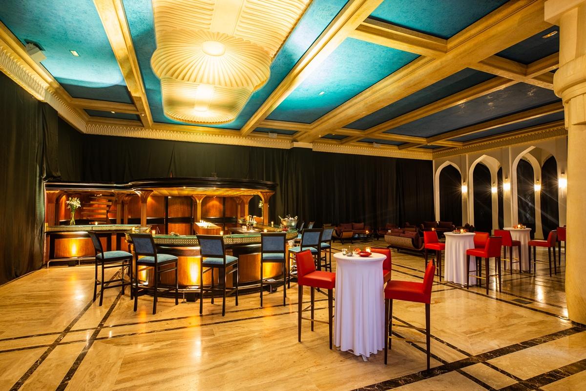 Es Saadi Marrakech Resort - Hotel Marrakesh Exteriör bild The bar at the 101 lounge